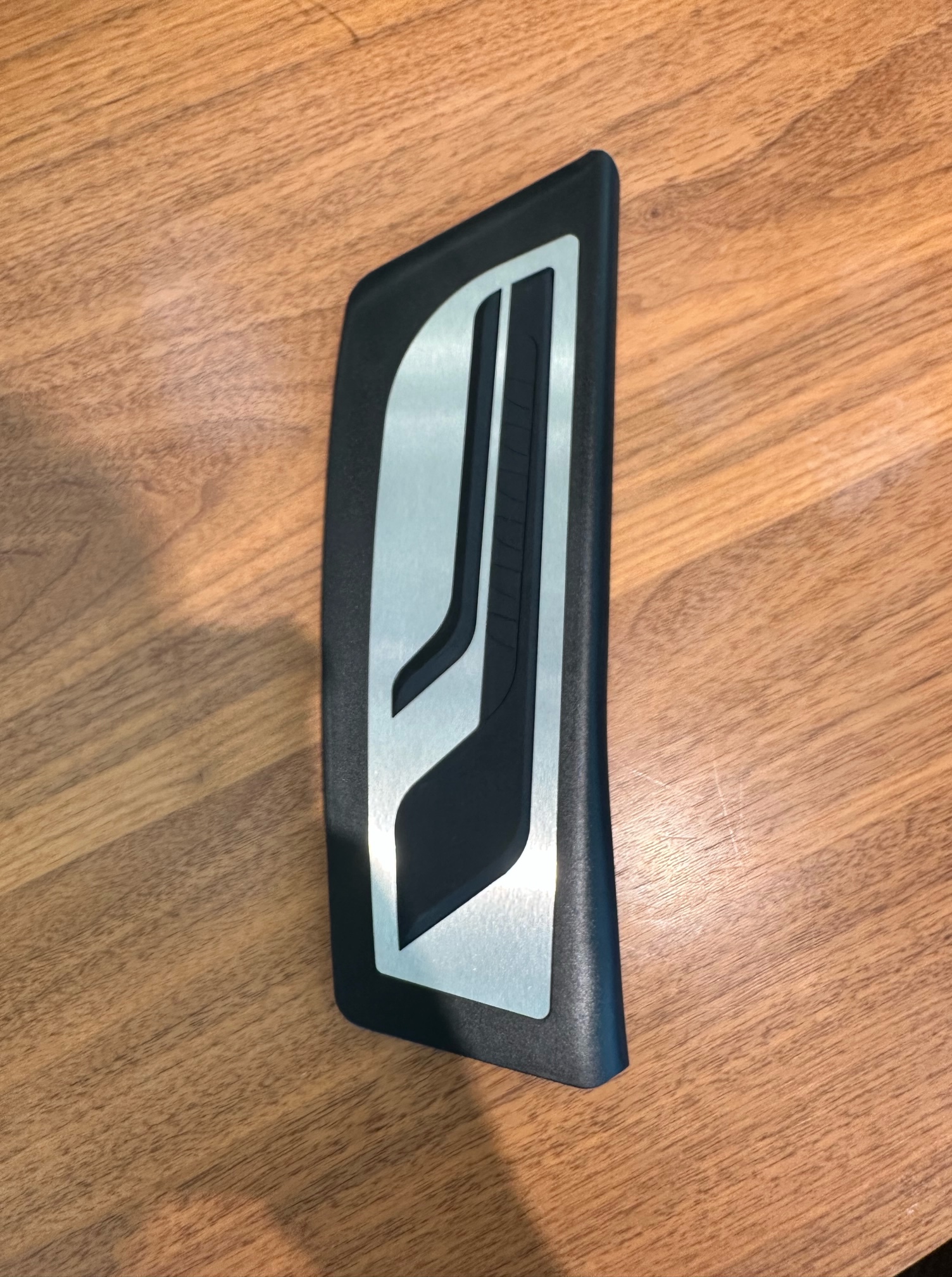 フットレスト到着です。 | Elbe BMWオフィシャルブログ